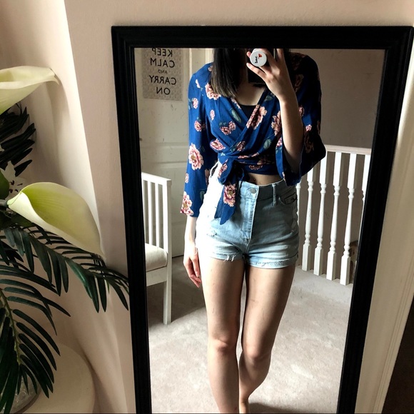 Blue Floral Wrap Crop Top - Picture 3 of 3